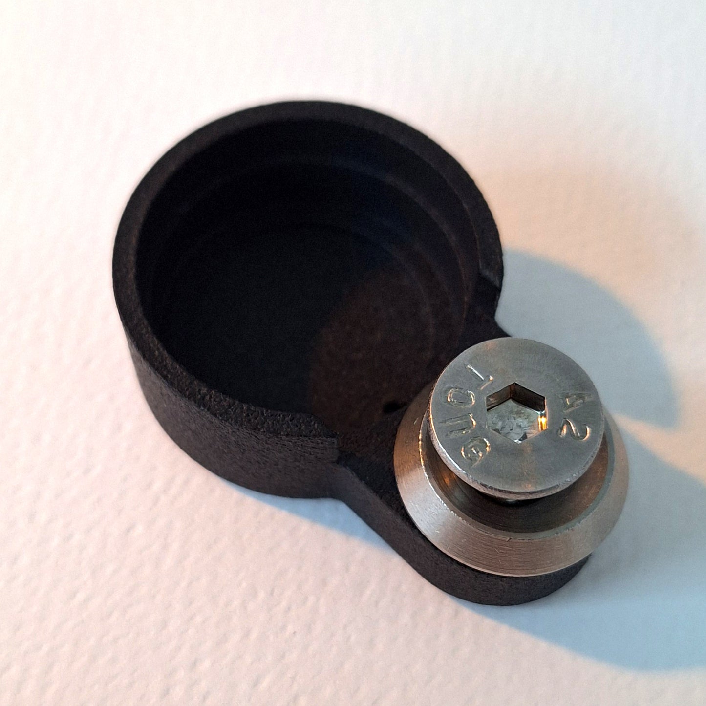 Momentum Goods - AirTag Mount für Cargo/Mini-Max