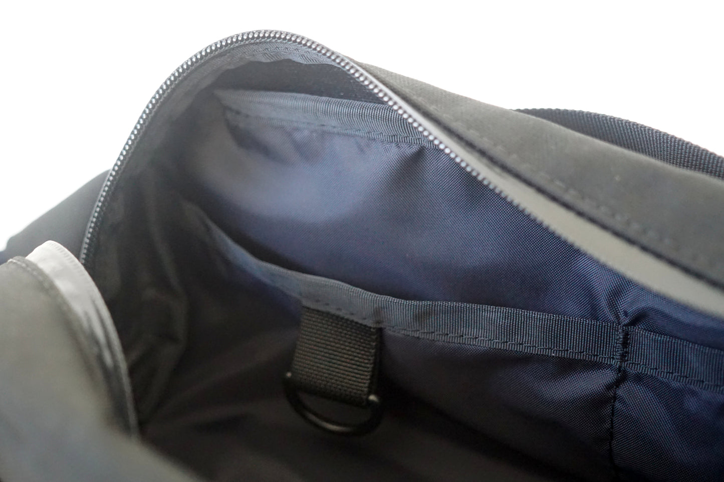 Messaker X Crow Pusher Bag